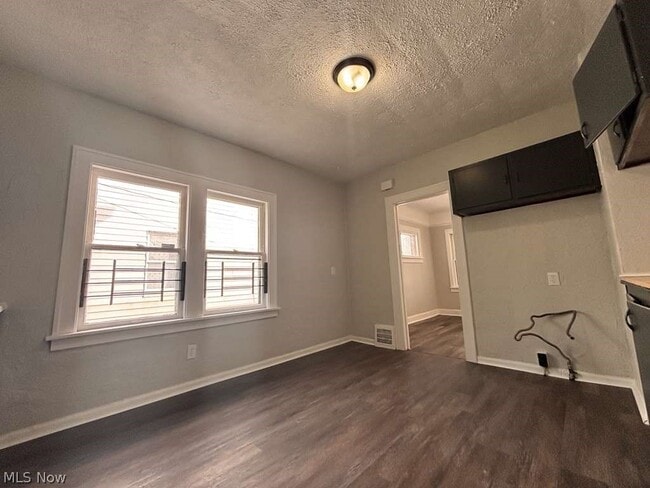 Building Photo - 907 Rondel Rd