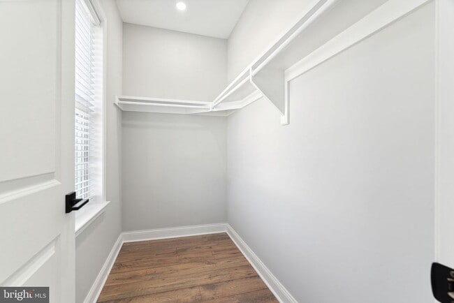 Building Photo - 48 Evergreen Ln