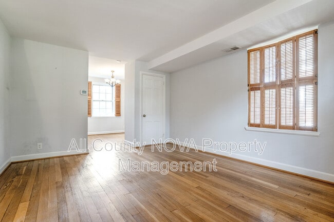 Building Photo - 2925 S Dinwiddie St