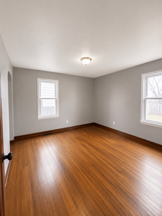 Building Photo - 1502 S Champion Ave