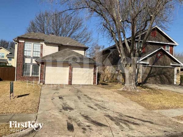 Primary Photo - 922 Ramblewood Dr