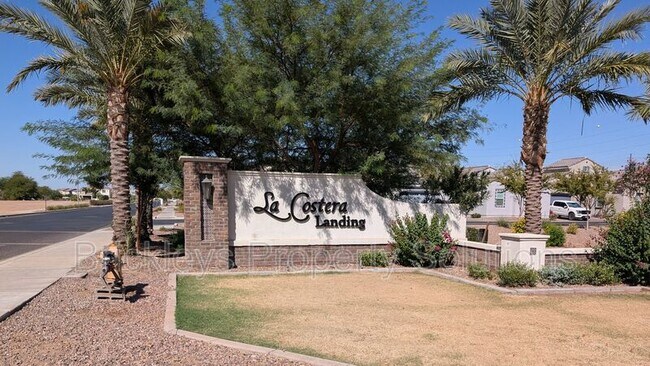 Building Photo - 265 E Balsam Dr