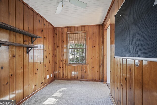 Building Photo - 849 Kipling Dr NW