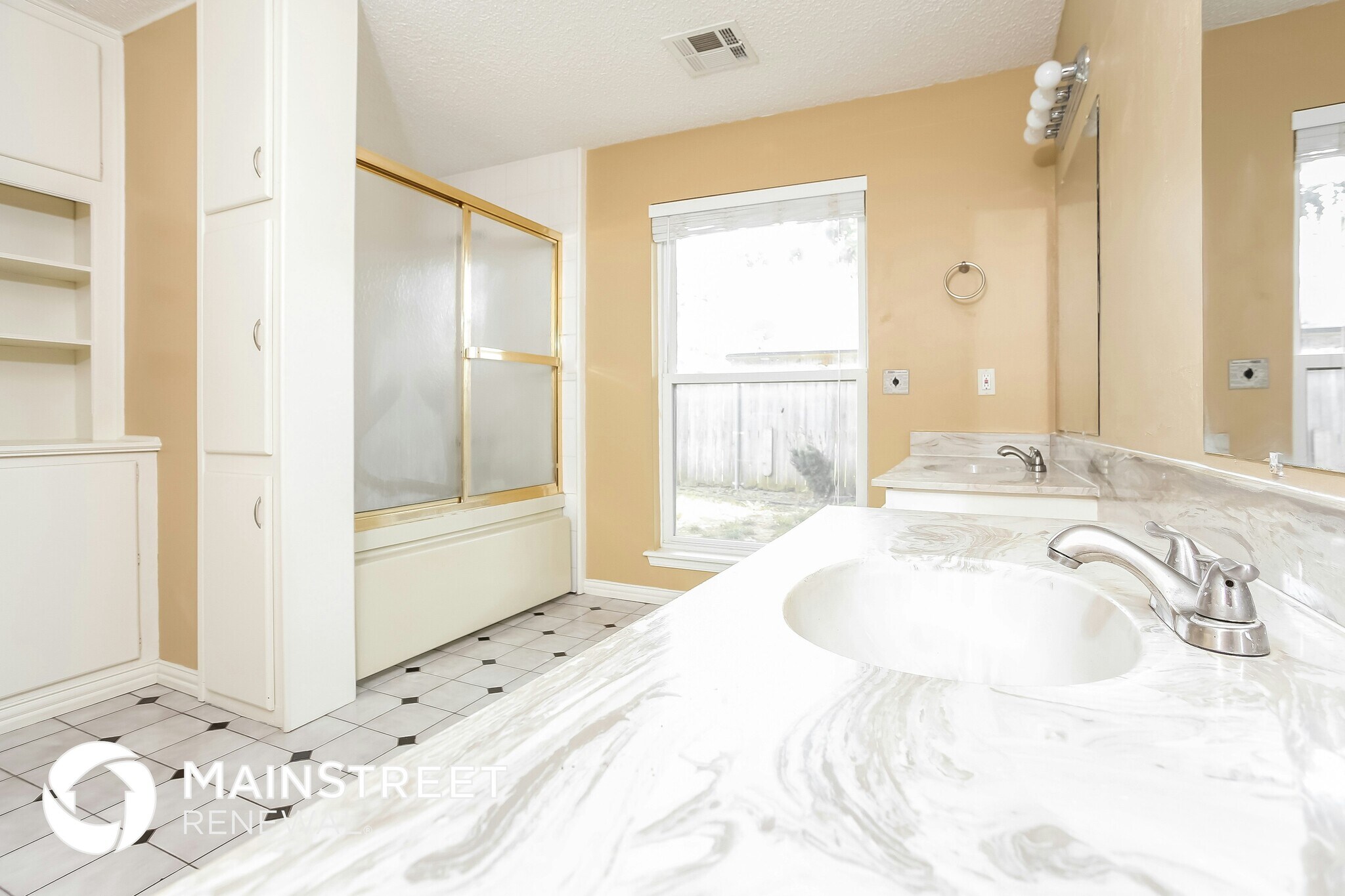 Building Photo - 8300 NW 112th Terrace