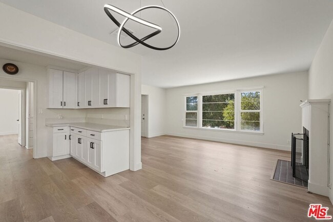 Building Photo - 2943 Los Olivos Ln