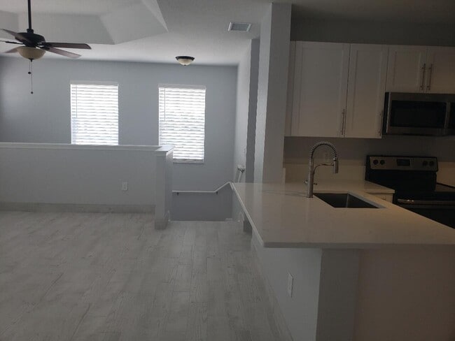Building Photo - 1005 Belmont Pl