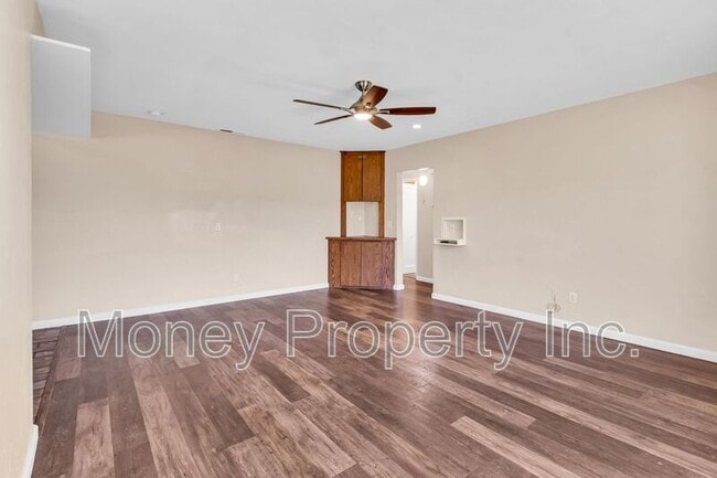 Building Photo - 622 Patricia Ln