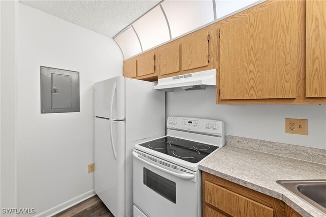 Building Photo - 9970 Sailview Ct