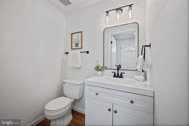 Building Photo - 6909 Doublebrand Ct