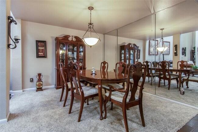 Building Photo - 9344 Briar Forest Dr
