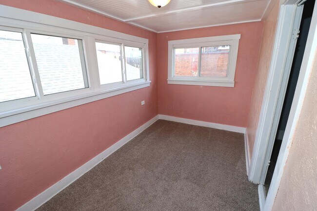 Building Photo - 120 S Court St