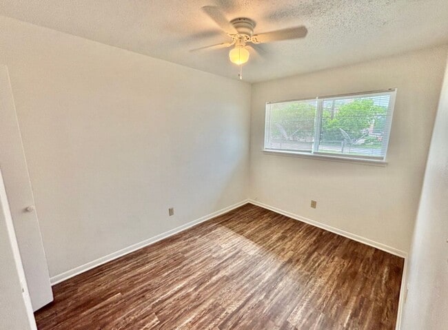 Building Photo - AVAILABLE NOW; APPLY AT OUR WEBSITE TODAY!!