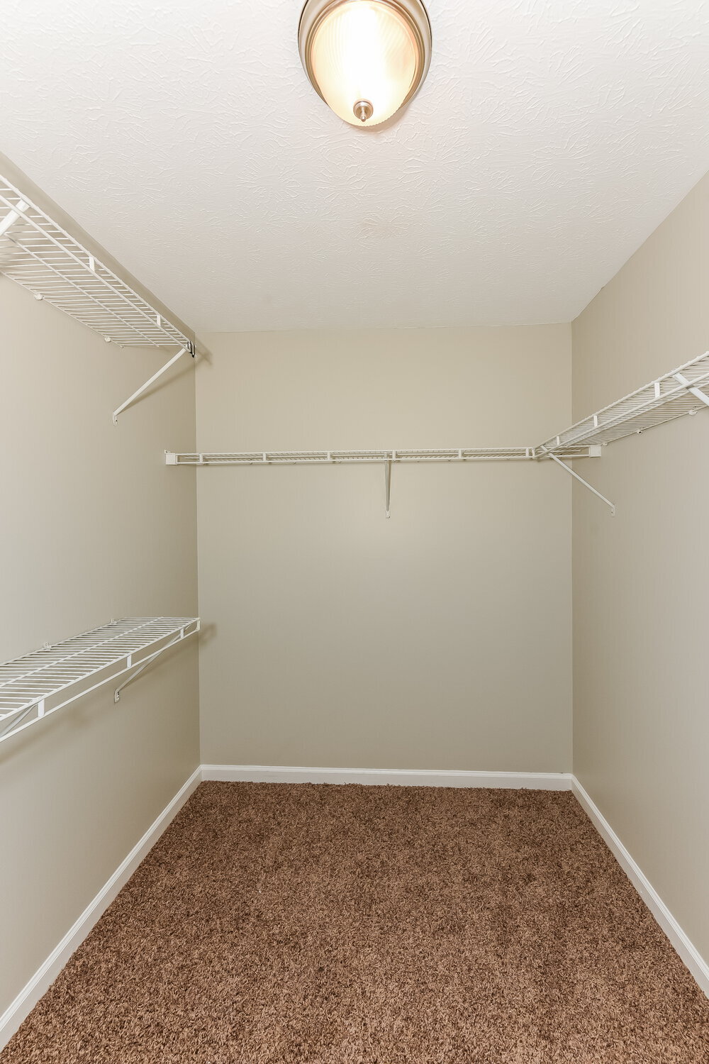 Building Photo - 1910 Lawndale Dr