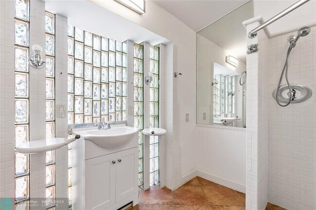 Building Photo - 314 Isle of Capri Dr