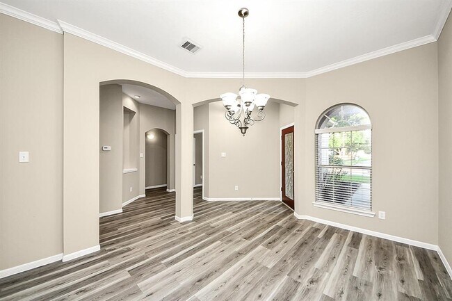 Building Photo - 22035 Emerald Run Ln