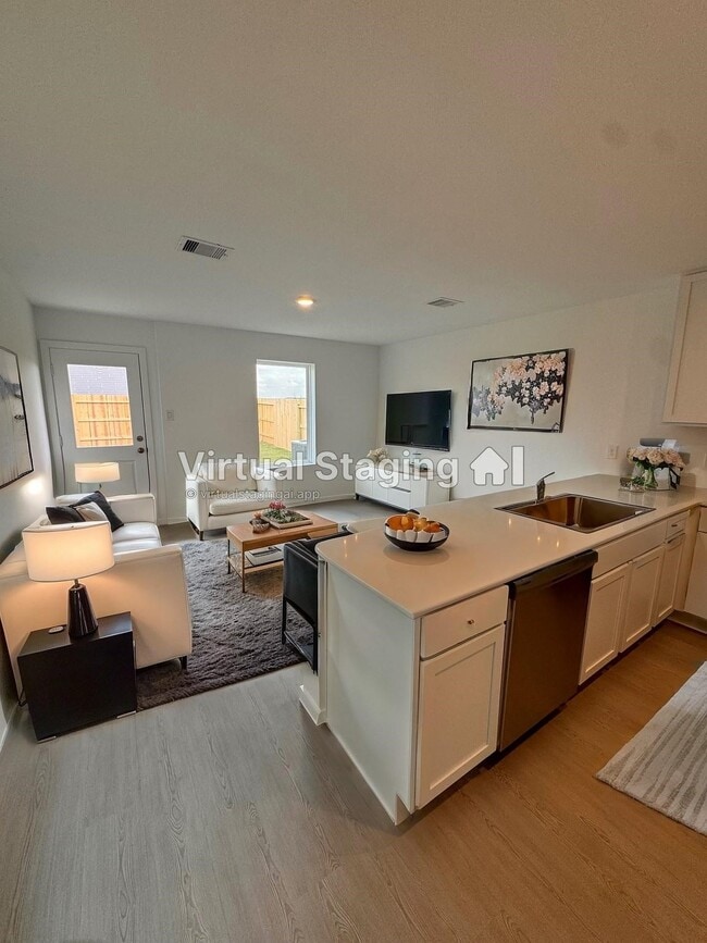 Building Photo - 18247 Via Aurelia Dr