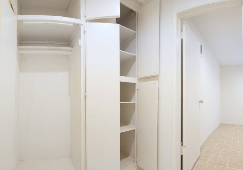 Building Photo - 8108 Langdon Ave