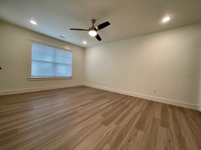 Building Photo - 18 Dinsmoore Ln