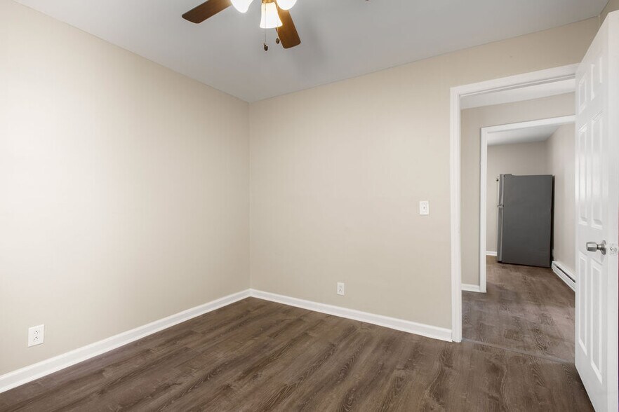 bedroom - 335 Grace St