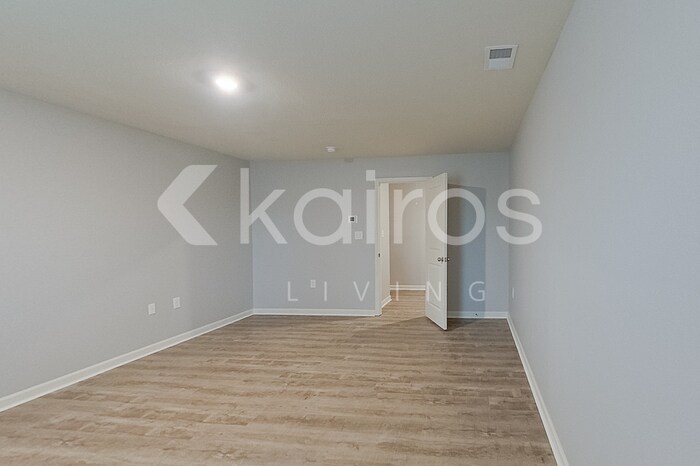 Building Photo - 1056 Pilgrim Ln