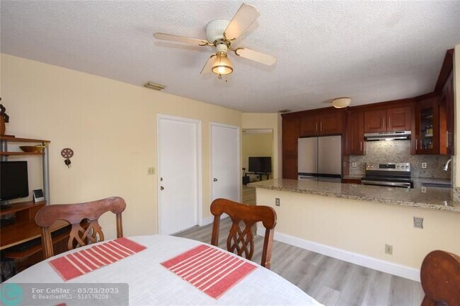 Building Photo - 10691 NW 12th Dr