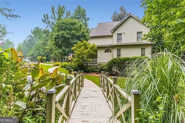 Building Photo - 2714 Wood Gate Way SW