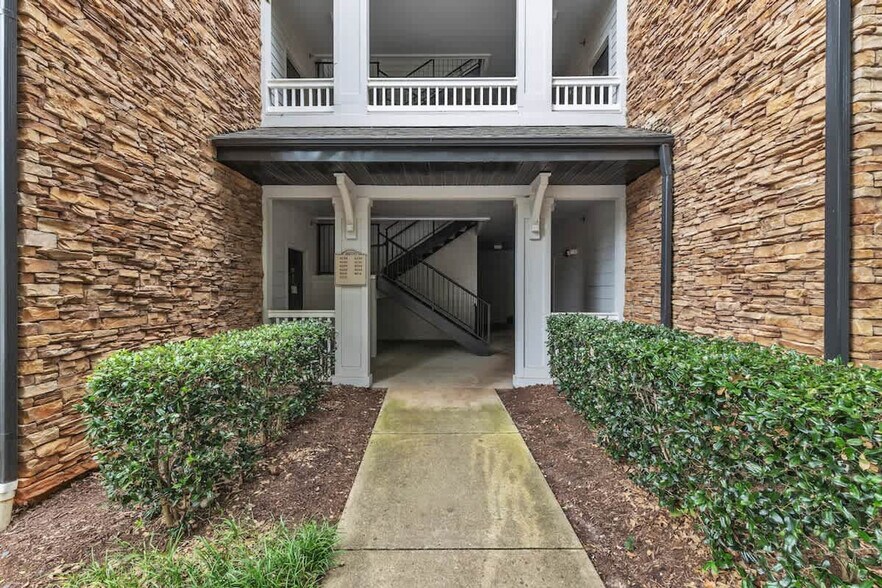 Building Photo - 8238 Hydon Dawn Ln