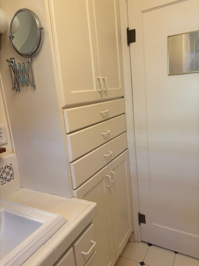 Building Photo - Enjoy 1.125 Acres near Downtown McMinnville