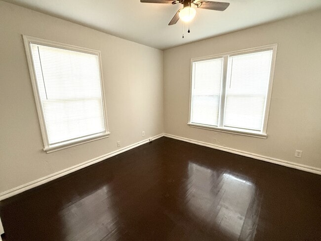 Building Photo - 33 8th Ave NW