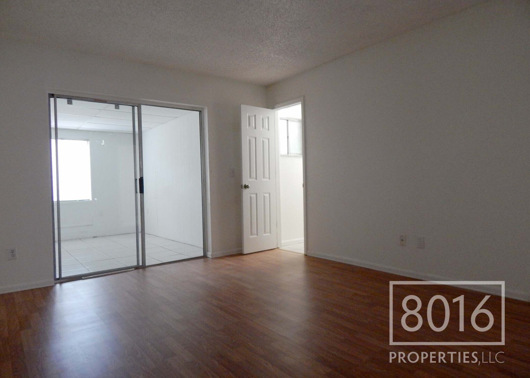 Building Photo - 4755 White Willow Ln