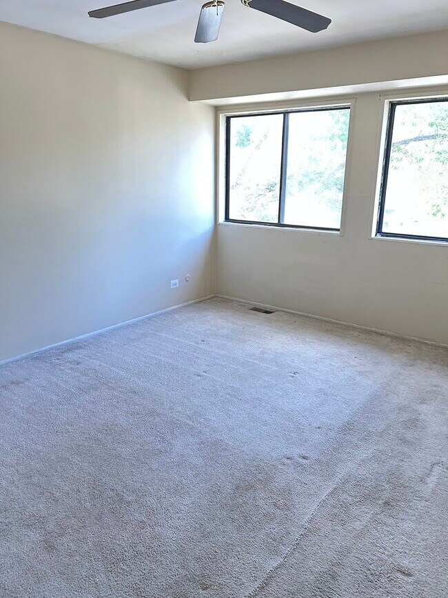 Building Photo - 1373 Whispering Springs Cir