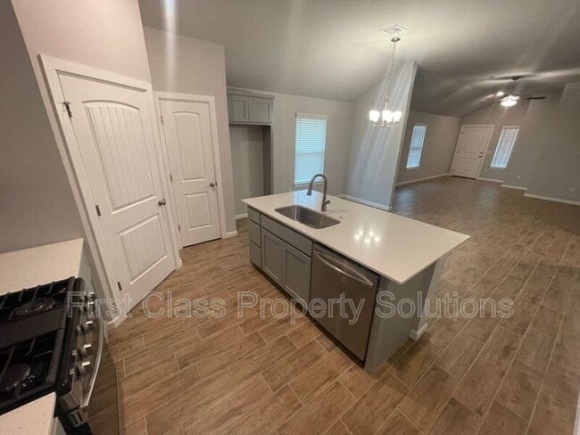 Building Photo - 19917 Forsythe Dr