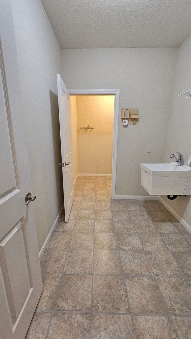 Building Photo - Bridgewater Two bedroom Condo Available!