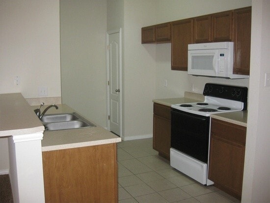 Building Photo - ROBIN213-15