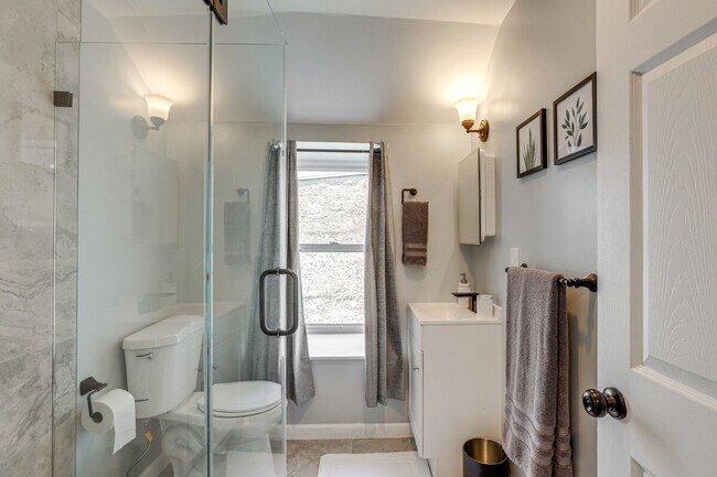 Building Photo - 5321 Wakefield St