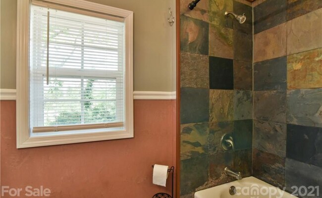 Building Photo - 50 Booker St