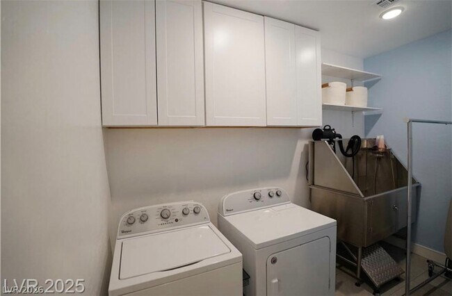 Building Photo - 9239 Beltana Ct