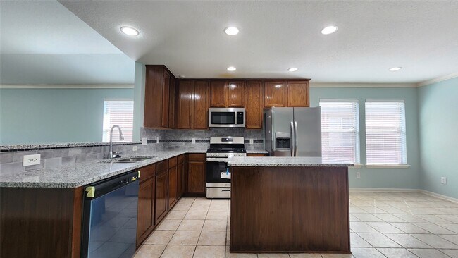 Building Photo - 2003 MacKenzie Way