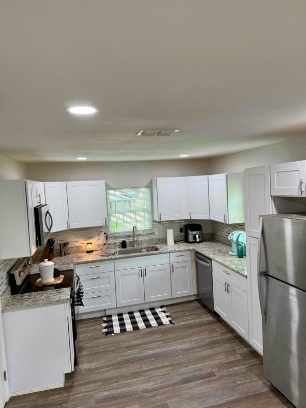 Building Photo - 2334 W Denman St