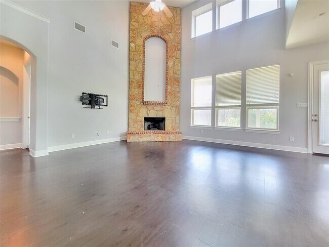 Building Photo - 1008 Rowland Cove