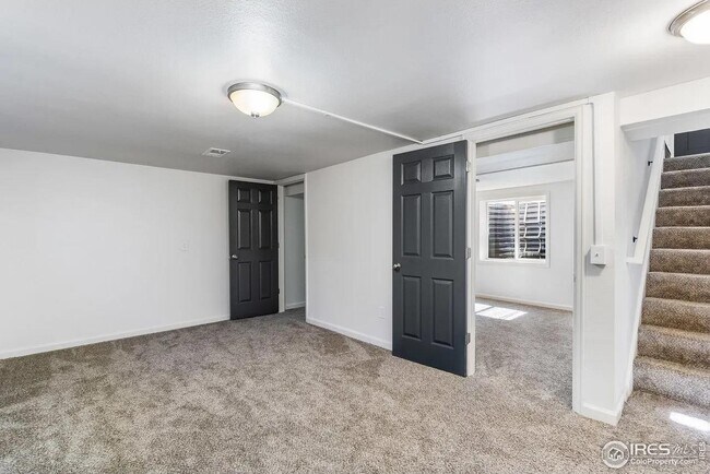 Building Photo - 2025 Orchard Pl