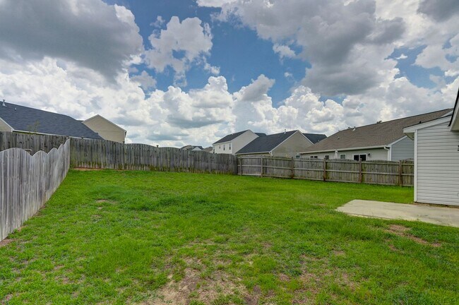 Building Photo - 3 bedroom 2 bath home for rent!