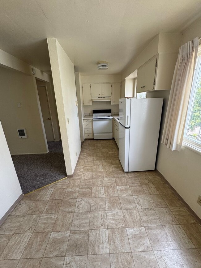 Building Photo - 1-Bedroom 1-Bathroom apartment in Eugene