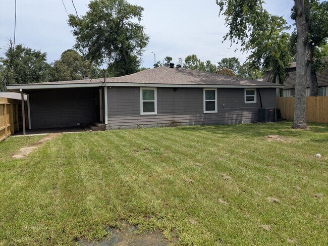 Building Photo - 514 Corydon Dr