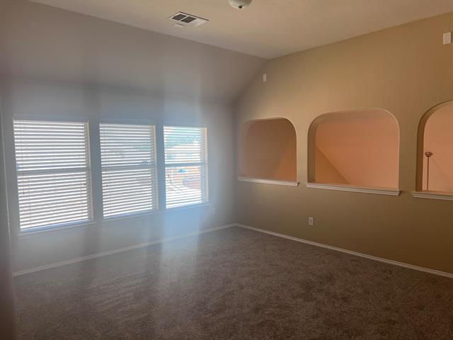 Building Photo - 11490 La Grange Dr