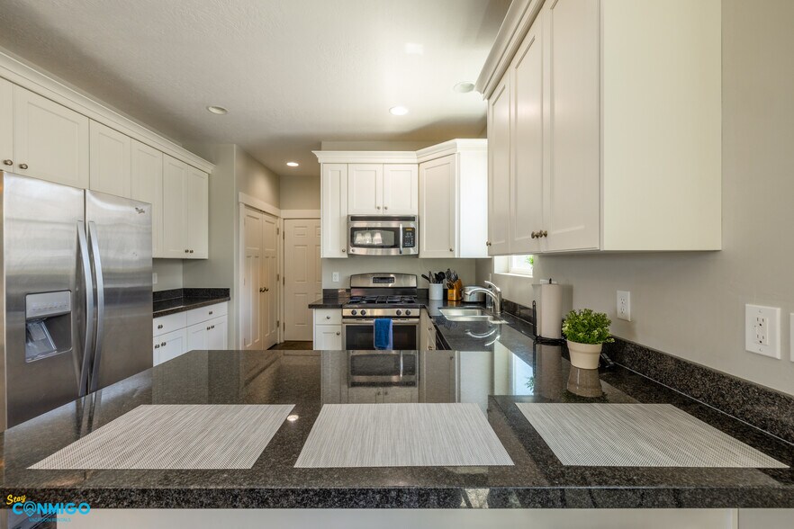 Building Photo - 5032 W Bear Trap Dr
