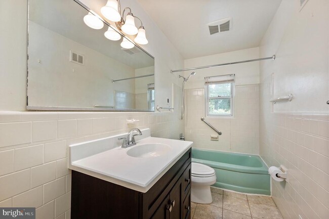 Building Photo - 5708 Dawes Ave