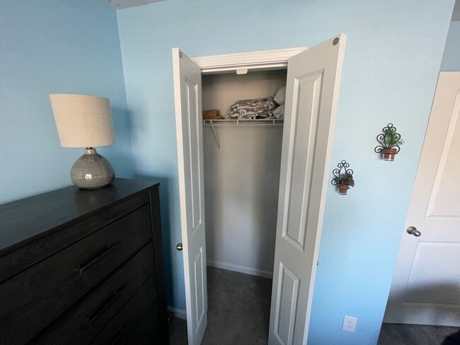 Building Photo - Charming 3BR Townhome in North Charleston