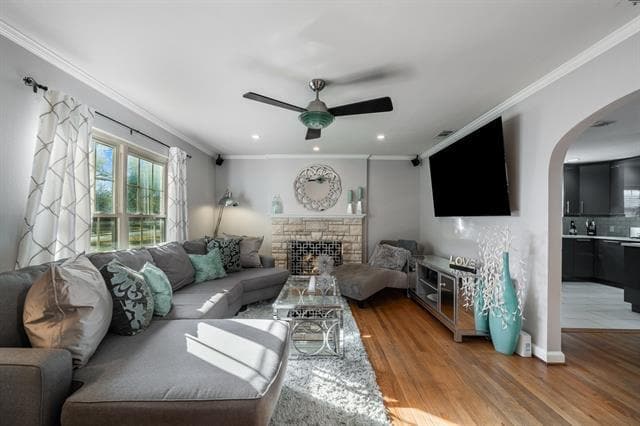 Building Photo - 6455 Sondra Dr