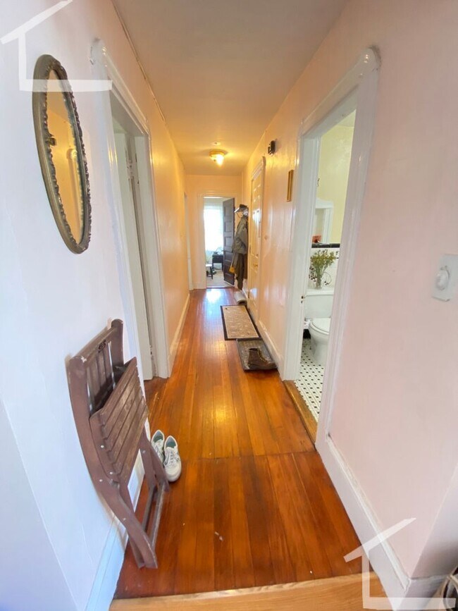 Building Photo - Allston 4.5Bed/2Bath Available 9/1! Heat and Hot Water Included!